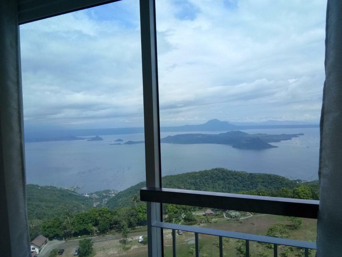 Taal Lake View Wind Residences By Smco Тагайтай Экстерьер фото